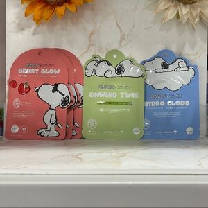 Peanuts X Cèlave Face Mask Set - You get 5! All brand new. Expire in 2028